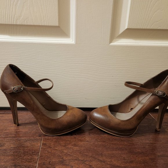 Brown Faux Leather Mary-Jane style Stilettos - Picture 2 of 7